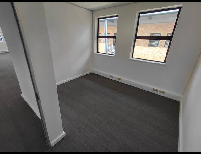 383M² OFFICE TO LET IN PAULSHOF